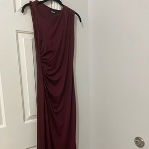 Elegant Burgundy Maxi Dress